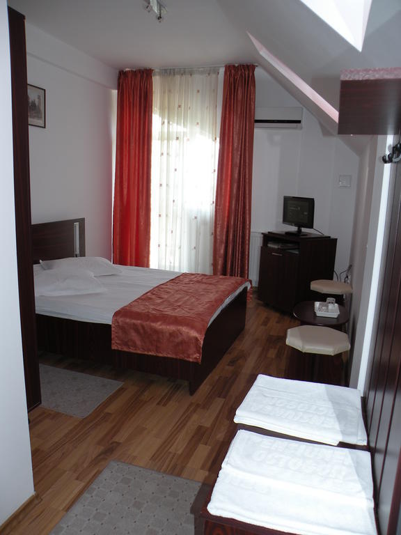 Pensiunea Octogon Piatra Neamt Room photo
